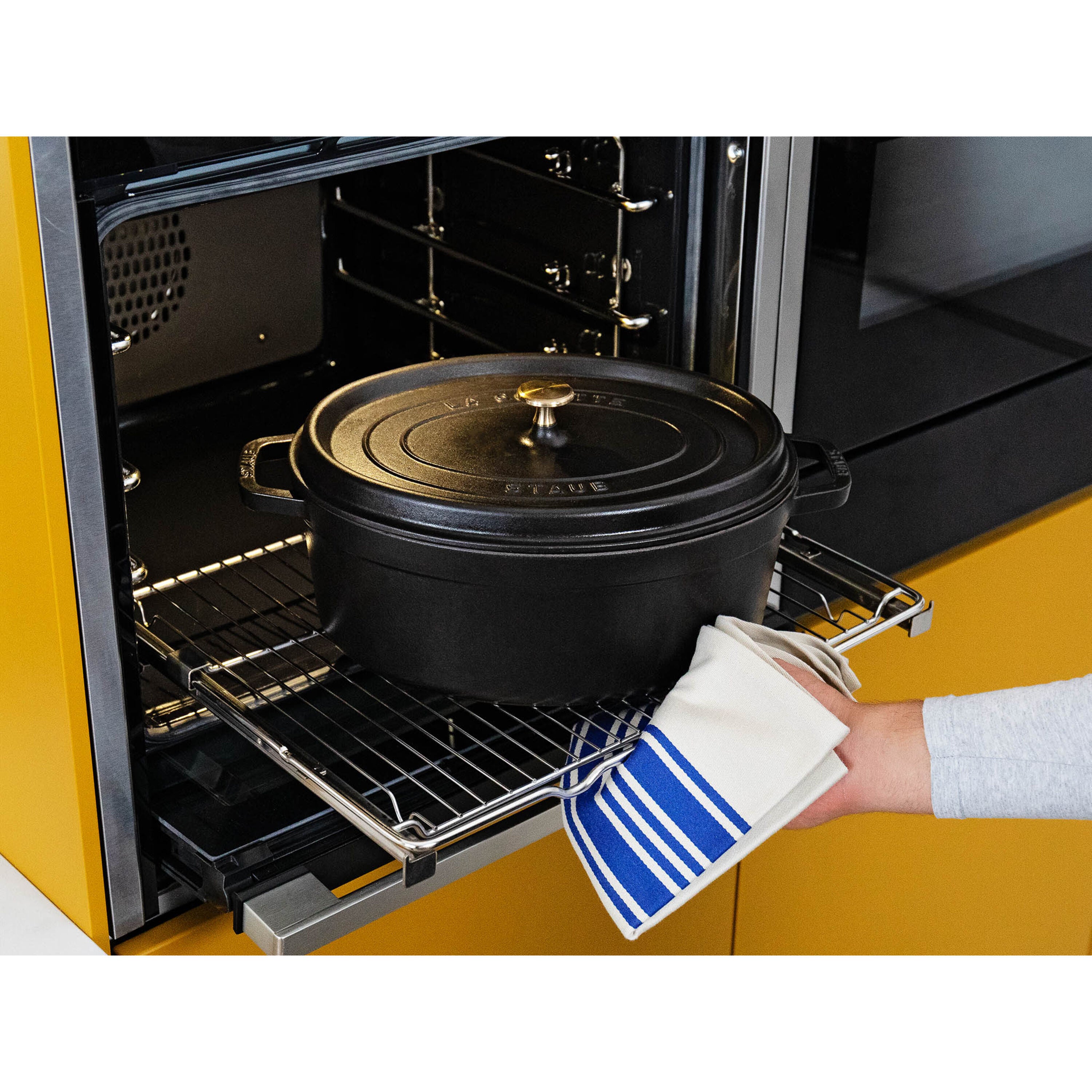 Staub Cocotte | oval | cast iron